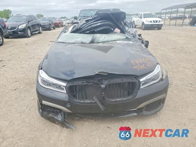 Piąte zdjęcie samochodu w środku: 2019 BMW M760 XI VIN:WBA7H6C5XKG615048 - miniatura