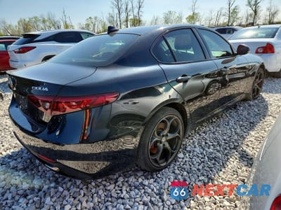 Trzecie zdjęcie samochodu z tyłu: 2019 ALFA ROMEO GIULIA TI VIN:ZARFANBN0K7608212 - miniatura