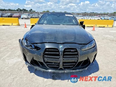 Piąte zdjęcie samochodu w środku: 2025 BMW M4 COMPETITION VIN:WBS43BA08SCT21376 - miniatura