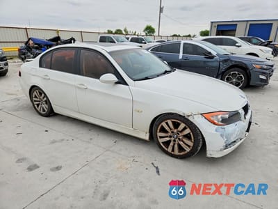 Czwarte zdjęcie samochodu z boku: 2006 BMW 325 I VIN:WBAVB13576KX48428 - miniatura