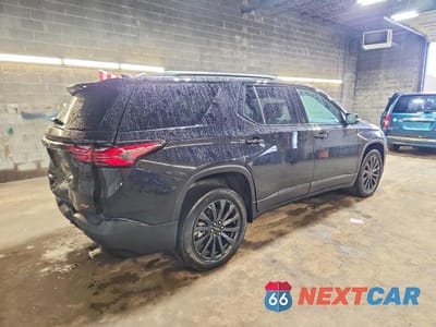 Trzecie zdjęcie samochodu z tyłu: 2023 CHEVROLET TRAVERSE RS VIN:1GNEVJKW1PJ343202 - miniatura