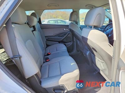 Zdjęcie 11 z 12 samochodu: 2017 HYUNDAI SANTA FE SE VIN:KM8SMDHF4HU191595 - miniatura