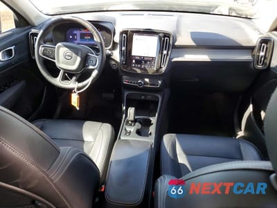 Zdjęcie 8 z 12 samochodu: 2024 VOLVO XC40 CORE VIN:YV4L12UK5R2284872 - miniatura