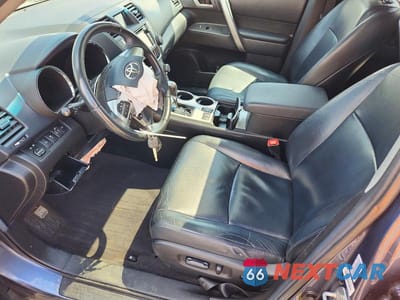 Zdjęcie 7 z 14 samochodu: 2013 TOYOTA HIGHLANDER SE VIN:5TDBK3EH2DS211089 - miniatura