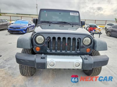 Piąte zdjęcie samochodu w środku: 2008 JEEP WRANGLER UNLIMITED X VIN:1J4GA391X8L616768 - miniatura