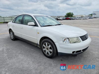 Czwarte zdjęcie samochodu z boku: 1999 VOLKSWAGEN PASSAT GLX VIN:WVWPD63B0XE491640 - miniatura