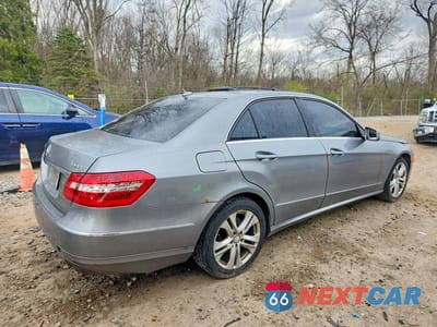 Trzecie zdjęcie samochodu z tyłu: 2010 MERCEDES-BENZ E 350 4MATIC VIN:WDDHF8HB5AA165730 - miniatura