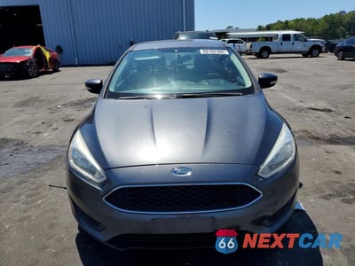 Piąte zdjęcie samochodu w środku: 2017 FORD FOCUS SE VIN:1FADP3F2XHL289430 - miniatura