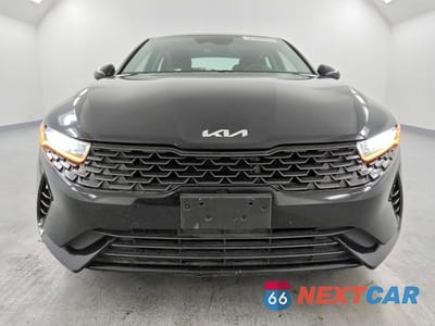 Piąte zdjęcie samochodu w środku: 2023 KIA K5 LXS VIN:5XXG14J22PG203340 - miniatura