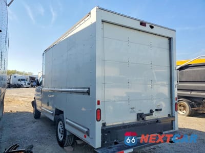 Drugie zdjęcie samochodu z przodu: 2022 GMC SAVANA BOX TRUCK VIN:1GD07RFP1N1174905 - miniatura