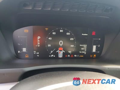 Zdjęcie 9 z 14 samochodu: 2018 VOLVO XC90 T5 VIN:YV4102PK7J1375402 - miniatura
