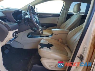 Zdjęcie 7 z 13 samochodu: 2017 LINCOLN MKC RESERVE VIN:5LMCJ3C94HUL00336 - miniatura