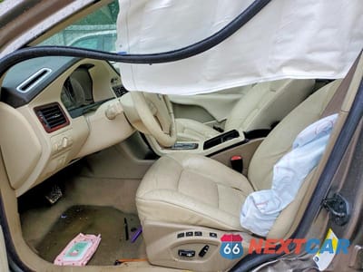 Zdjęcie 7 z 12 samochodu: 2008 VOLVO V70 3.2 VIN:YV1BW982781043770 - miniatura
