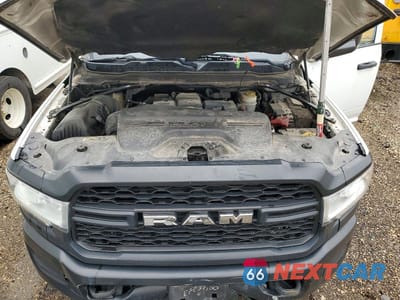 Zdjęcie 12 z 14 samochodu: 2019 RAM 3500 TRUCK CAB AND CHASSIS VIN:3C7WRTCL7KG643390 - miniatura
