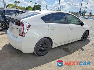 Trzecie zdjęcie samochodu z tyłu: 2012 TOYOTA PRIUS TWO VIN:JTDKN3DU2C5399512 - miniatura