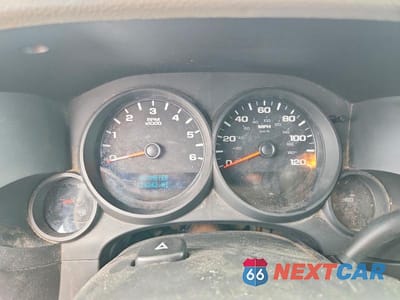 Zdjęcie 9 z 12 samochodu: 2010 GMC SIERRA K1500 SL VIN:3GTRKUEA1AG120834 - miniatura