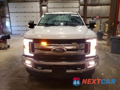 Piąte zdjęcie samochodu w środku: 2017 FORD F250 SUPER DUTY VIN:1FT7W2BT0HEE79728 - miniatura
