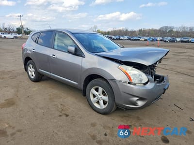Czwarte zdjęcie samochodu z boku: 2013 NISSAN ROGUE S VIN:JN8AS5MV9DW660577 - miniatura