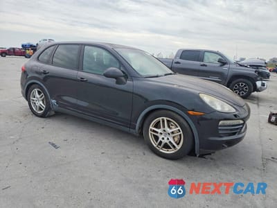 Czwarte zdjęcie samochodu z boku: 2014 PORSCHE CAYENNE S VIN:WP1AB2A28ELA55178 - miniatura