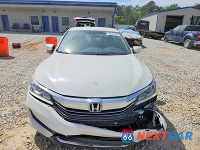 Piąte zdjęcie samochodu w środku: 2017 HONDA ACCORD SPORT SPECIAL EDITION VIN:1HGCR2F1XHA012596 - miniatura