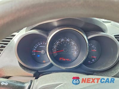 Zdjęcie 9 z 13 samochodu: 2011 KIA SOUL + VIN:KNDJT2A21B7255354 - miniatura