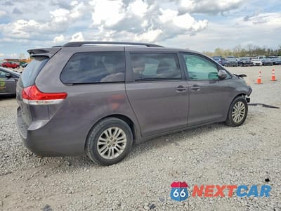 Trzecie zdjęcie samochodu z tyłu: 2013 TOYOTA SIENNA XLE 8-PASSENGER VIN:5TDYK3DC5DS351766 - miniatura
