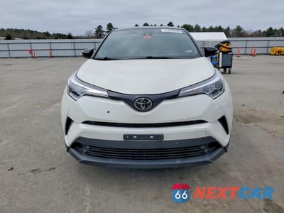 Piąte zdjęcie samochodu w środku: 2019 TOYOTA C-HR XLE VIN:NMTKHMBX7KR100503 - miniatura