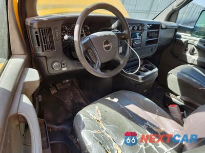 Zdjęcie 8 z 12 samochodu: 2012 GMC SAVANA CUTAWAY G3500 VIN:1GD374CG1C1902773 - miniatura