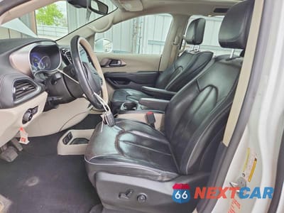 Zdjęcie 7 z 12 samochodu: 2018 CHRYSLER PACIFICA LIMITED VIN:2C4RC1GG1JR226241 - miniatura