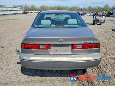 Zdjęcie 6 z 12 samochodu: 1998 TOYOTA CAMRY LE VIN:4T1BG28K7WU270698 - miniatura