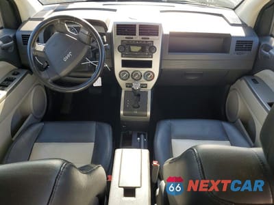 Zdjęcie 8 z 13 samochodu: 2007 JEEP COMPASS LIMITED VIN:1J8FF57WX7D165887 - miniatura