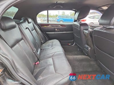 Zdjęcie 10 z 12 samochodu: 2011 LINCOLN TOWN CAR EXECUTIVE L VIN:2LNBL8EV2BX765469 - miniatura