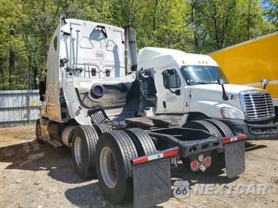 Trzecie zdjęcie samochodu z tyłu: 2012 FREIGHTLINER CASCADIA 1 - SEMI TRUCK VIN:1FUJGLDR7CSBE2517 - miniatura