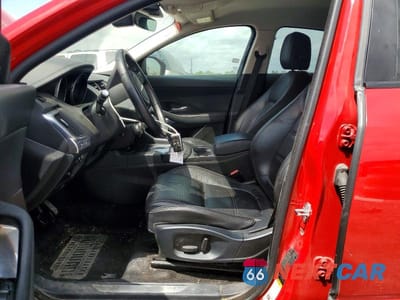 Zdjęcie 7 z 12 samochodu: 2019 JAGUAR E-PACE S VIN:SADFJ2FX0K1Z62517 - miniatura