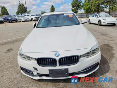 Piąte zdjęcie samochodu w środku: 2017 BMW 330 I VIN:WBA8B9G55HNU49611 - miniatura