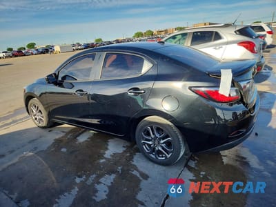 Drugie zdjęcie samochodu z przodu: 2019 TOYOTA YARIS XLE VIN:3MYDLBYV8KY507422 - miniatura