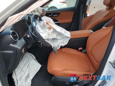Zdjęcie 7 z 13 samochodu: 2025 MERCEDES-BENZ C 300 4MATIC VIN:W1KAF4HB3SR286334 - miniatura