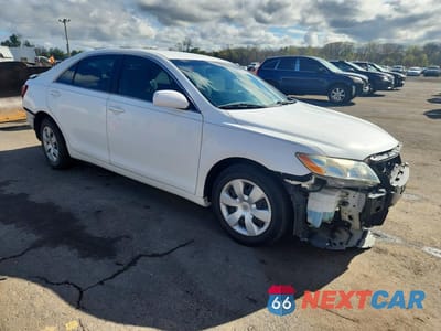 Czwarte zdjęcie samochodu z boku: 2008 TOYOTA CAMRY LE VIN:4T1BE46K58U742937 - miniatura
