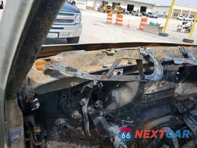 Zdjęcie 9 z 11 samochodu: 2001 CHEVROLET SILVERADO K1500 VIN:1GCEK19V61Z223354 - miniatura