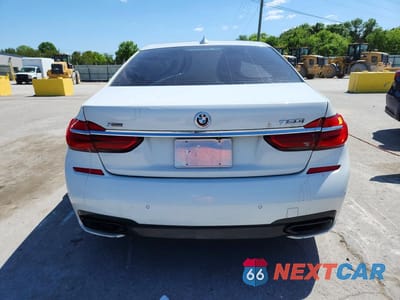 Zdjęcie 6 z 12 samochodu: 2016 BMW 750 XI VIN:WBA7F2C50GG416256 - miniatura
