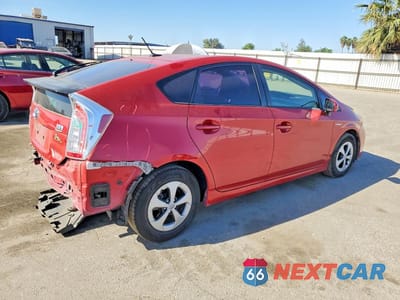 Trzecie zdjęcie samochodu z tyłu: 2014 TOYOTA PRIUS THREE VIN:JTDKN3DU6E0367629 - miniatura