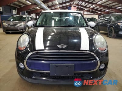 Piąte zdjęcie samochodu w środku: 2017 MINI COOPER VIN:WMWXU1C39H2F78015 - miniatura