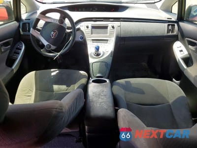 Zdjęcie 8 z 12 samochodu: 2014 TOYOTA PRIUS TWO VIN:JTDKN3DU9E1775939 - miniatura