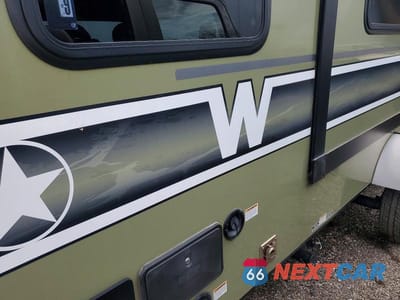 Zdjęcie 9 z 10 samochodu: 2018 WINNEBAGO MINI DROP CAMPER VIN:54CTW1G13J3039620 - miniatura