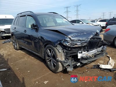 Czwarte zdjęcie samochodu z boku: 2022 BMW X7 XDRIVE40I VIN:5UXCW2C05N9L10679 - miniatura