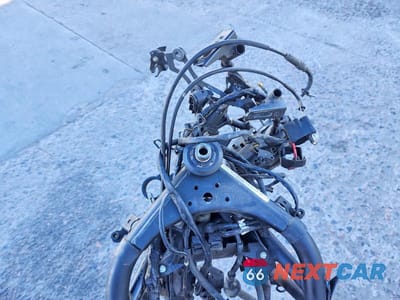 Zdjęcie 7 z 9 samochodu: 2015 YAMAHA YZFR3 VIN:MH3RH06Y7FK002632 - miniatura