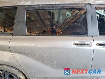 Zdjęcie 10 z 12 samochodu: 2025 TOYOTA SIENNA XSE VIN:5TDDSKFC1SS166407 - miniatura