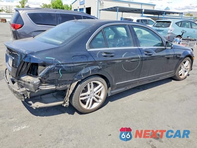 Trzecie zdjęcie samochodu z tyłu: 2013 MERCEDES-BENZ C 250 VIN:WDDGF4HB7DA871610 - miniatura
