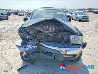 Piąte zdjęcie samochodu w środku: 2000 TOYOTA 4RUNNER SR5 VIN:JT3GN86R3Y0150074 - miniatura
