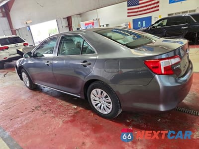Drugie zdjęcie samochodu z przodu: 2012 TOYOTA CAMRY HYBRID LE VIN:4T1BD1FKXCU013729 - miniatura